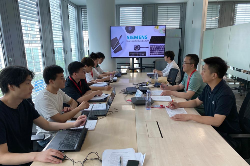 机械优集学院组队赴企业开展预就业学生毕业答辩